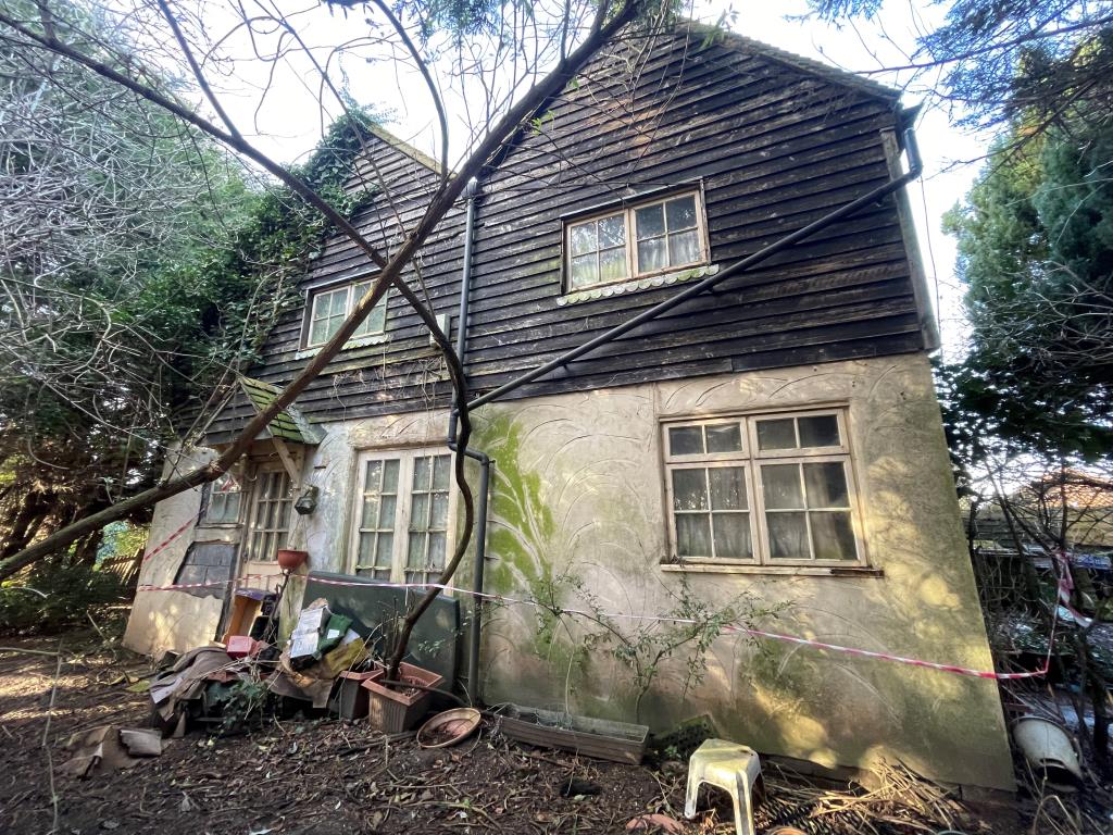 Lot: 51 - DILAPIDATED HOUSE ON GOOD SIZE PLOT - Outside of Semi-detached house